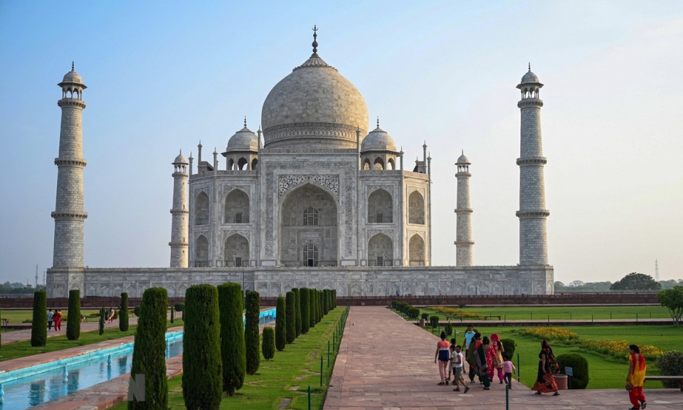 Dịch COVID-19: Ấn Độ quyết định mở lại đền Taj Mahal vào ban đêm