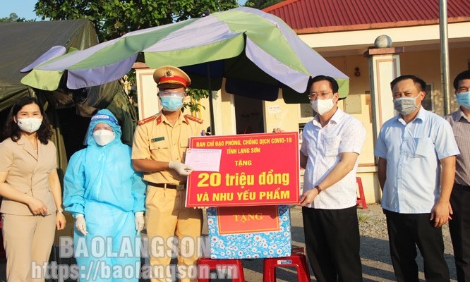 Cần kiểm soát chặt chẽ người và phương tiện vào địa bàn tỉnh