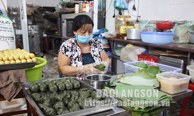 Người dân chủ động phòng, chống Covid-19 trong dịp tết “Pây Tai”