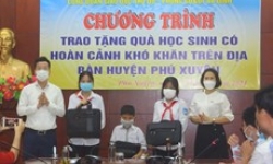 “Sóng và máy tính cho em”: Trao yêu thương để nuôi dưỡng những ước mơ