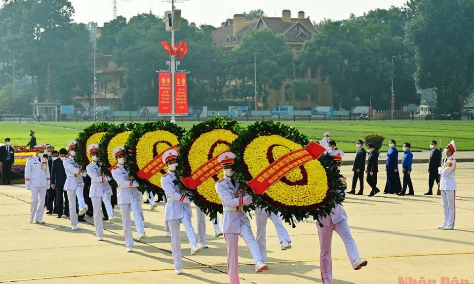 Lãnh đạo Đảng, Nhà nước vào Lăng viếng Chủ tịch Hồ Chí Minh