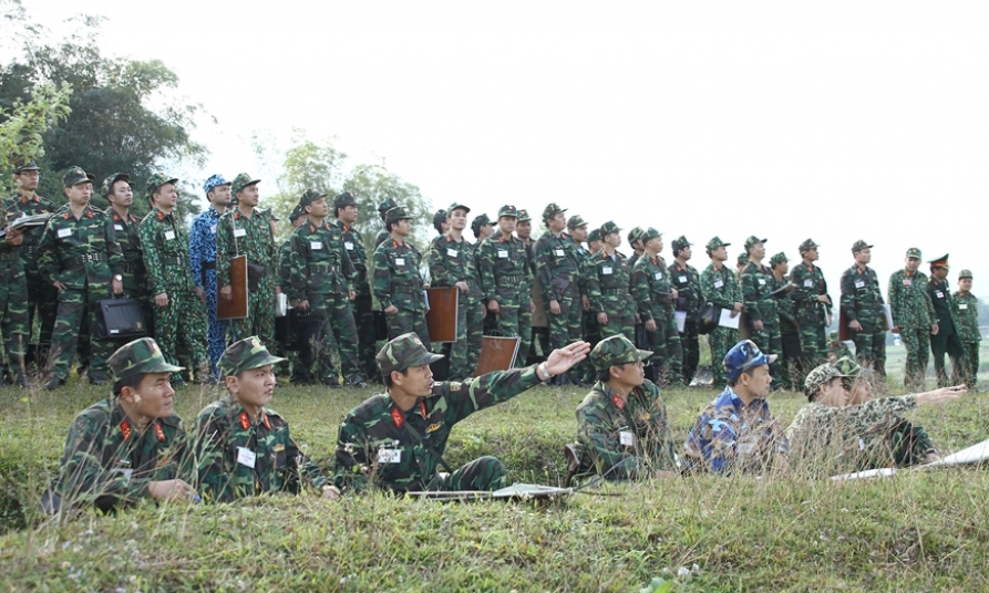 Xây dựng tác phong người cán bộ