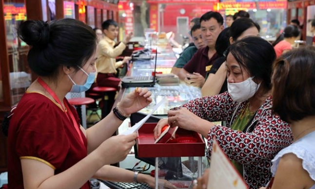 Giá vàng SJC tăng 350.000 đồng mỗi lượng sau một tuần giao dịch