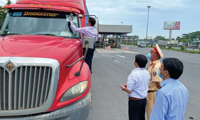 Bảo đảm trật tự, an toàn giao thông gắn với phòng, chống dịch Covid-19