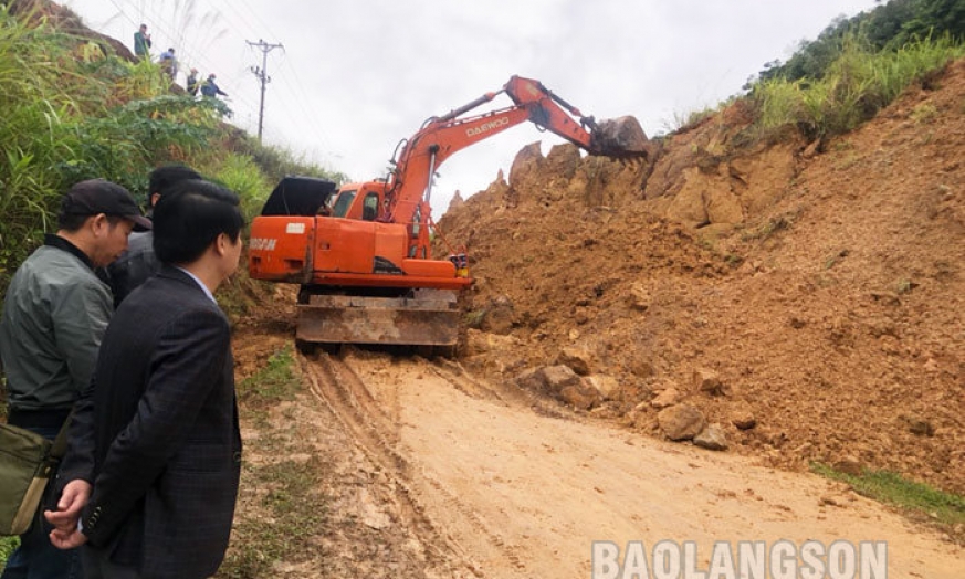 Sạt lở lớn trên đường tỉnh 243 đoạn qua xã Hữu Liên, huyện Hữu Lũng