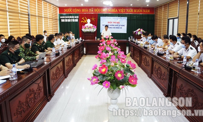 100 đại biểu được tập huấn sử dụng Nền tảng cửa khẩu số tại cửa khẩu quốc tế Hữu Nghị và cửa khẩu Tân