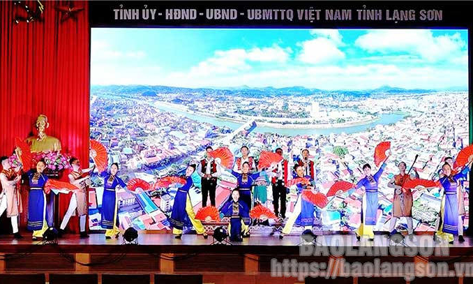 Xét tặng danh hiệu “Công dân Lạng Sơn ưu tú”: Tôn vinh những tấm gương điển hình