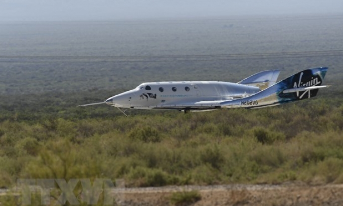 Virgin Galactic thu hút khách hàng với dịch vụ du lịch không gian