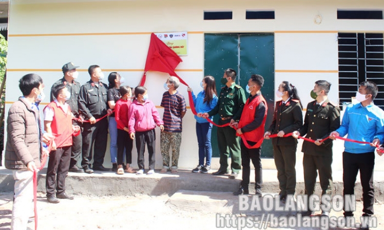 Khánh thành và bàn giao ngôi nhà Khăn quàng đỏ tại huyện Lộc Bình