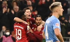 Bayern chặn mạch bất bại của Freiburg, Dortmund thua Leipzig