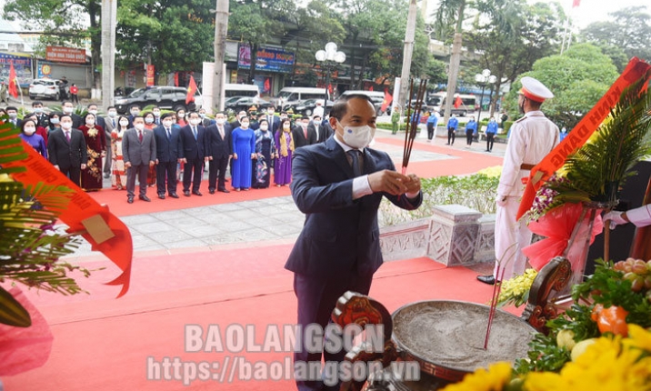 Lãnh đạo tỉnh dâng hương nhân kỷ niệm 190 năm ngày thành lập tỉnh Lạng Sơn