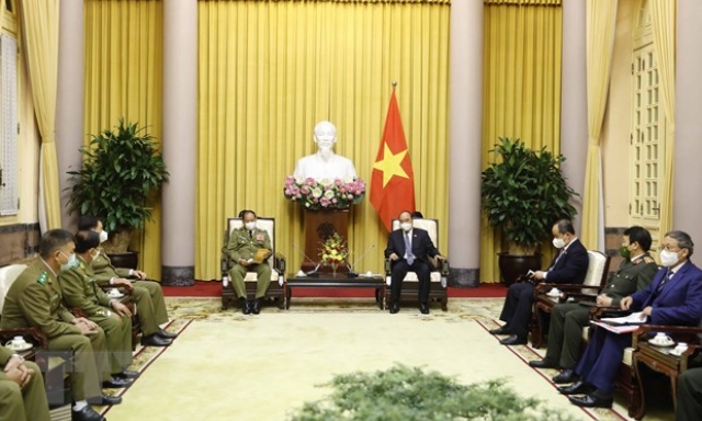 Chủ tịch nước Nguyễn Xuân Phúc tiếp Bộ trưởng Bộ Công an Lào