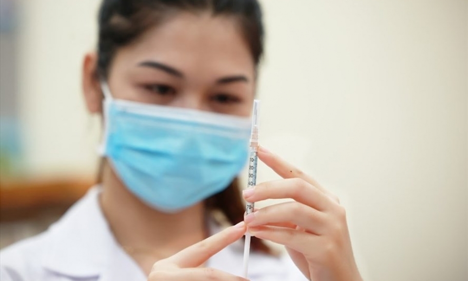 Tại sao mẫu xác nhận mới ghi tiêm 7 mũi vaccine COVID-19?