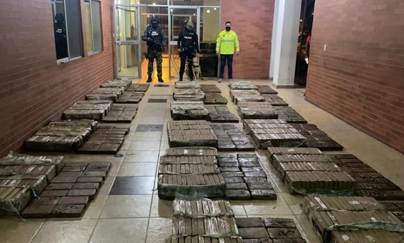 Ecuador thu giữ gần 7 tấn cocaine chuẩn bị được đưa sang Bỉ