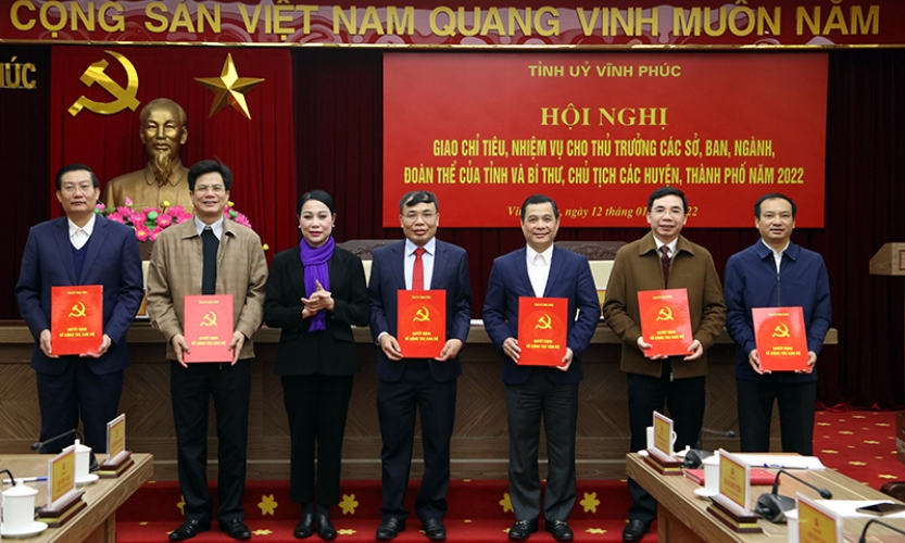 Giao chỉ tiêu, nhiệm vụ để đánh giá cán bộ