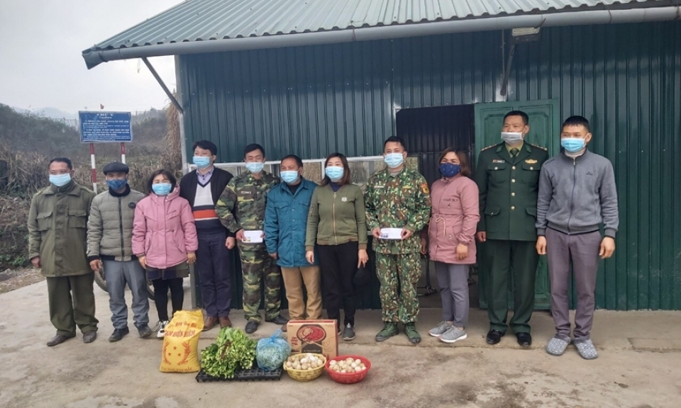 Chốt trực ngày Xuân