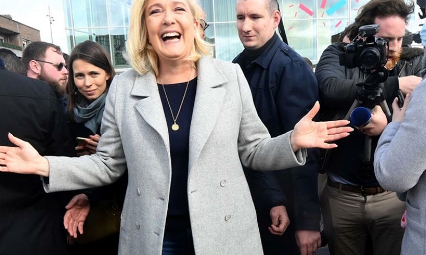 Thăm dò bầu cử Pháp: Bà Le Pen thu hẹp khoảng cách với ông Macron