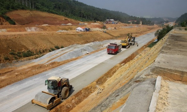 Khởi công thêm gói thầu kết nối giao thông các tỉnh miền núi phía Bắc