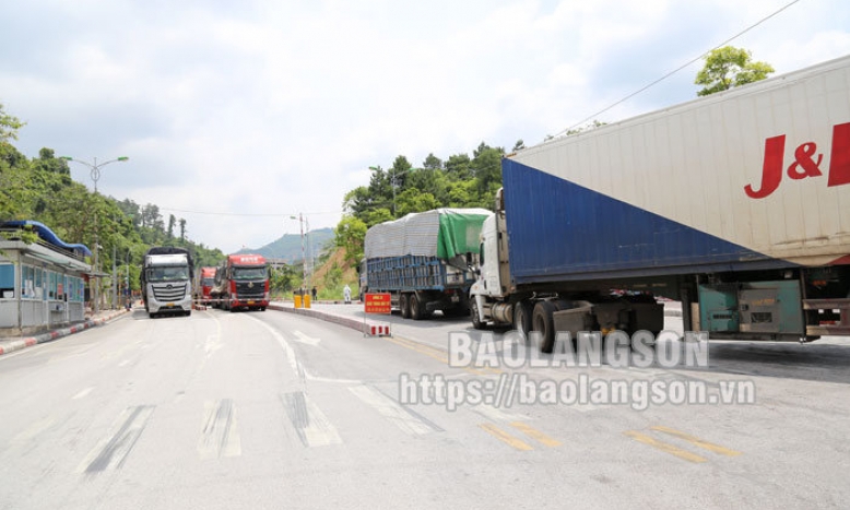 Lạng Sơn: Tiếp tục khuyến cáo các doanh nghiệp chưa vội đưa xe chở hàng xuất khẩu lên các cửa khẩu của