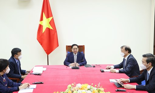 范明政总理与阿迪达斯首席执行官商讨促进阿迪达斯在越生产经营活动的措施