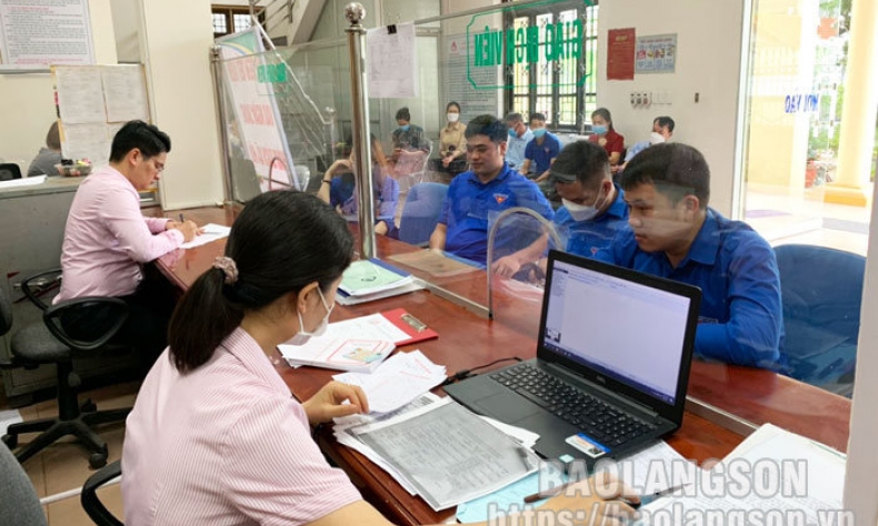 Đình Lập: Huy động 744 triệu đồng tại “Ngày hội gửi tiết kiệm – Chung tay vì người nghèo”