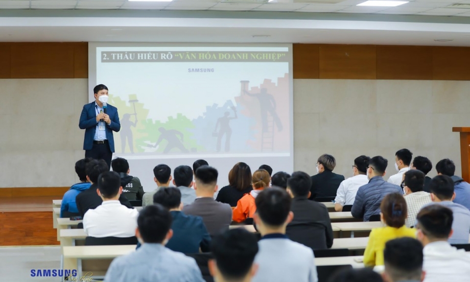 'Bình thường mới' với các chương trình tuyển dụng và đào tạo