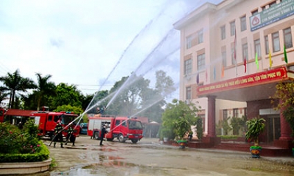 Chi nhánh Ngân hàng chính sách xã hội tỉnh Lạng Sơn thực tập phương án chữa cháy và cứu nạn, cứu hộ