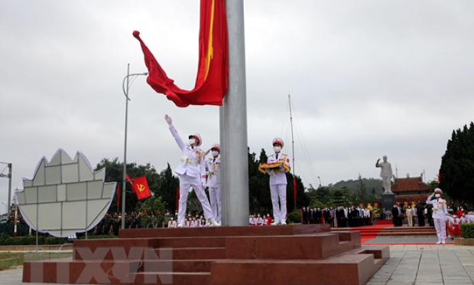 Thiêng liêng lễ thượng cờ và khánh thành cột cờ Tổ quốc trên đảo Cô Tô