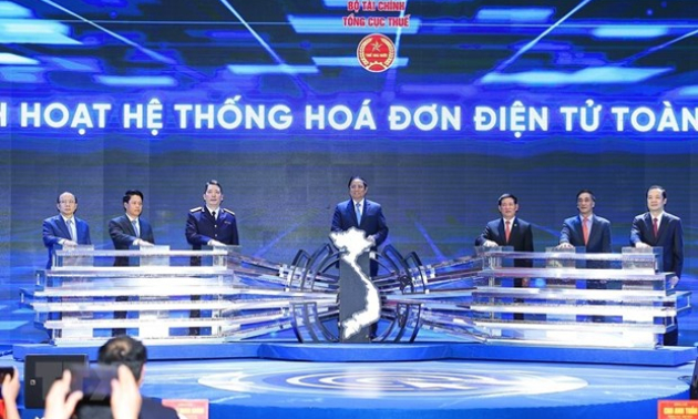 Thủ tướng: Áp dụng hóa đơn điện tử, thúc đẩy xây dựng Chính phủ số