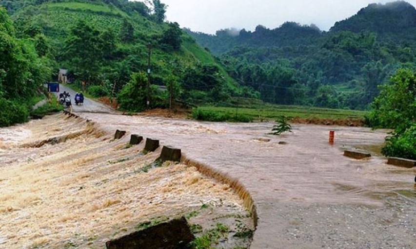 Đêm 29/5, vùng núi và trung du Bắc Bộ mưa lớn, đề phòng lũ quét, sạt lở đất