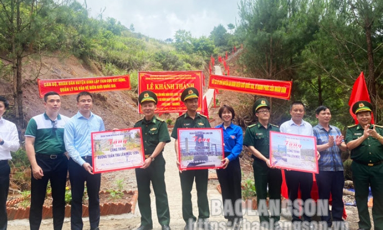 Khánh thành công trình đường lên các mốc biên giới tại xã Bắc Xa, huyện Đình Lập