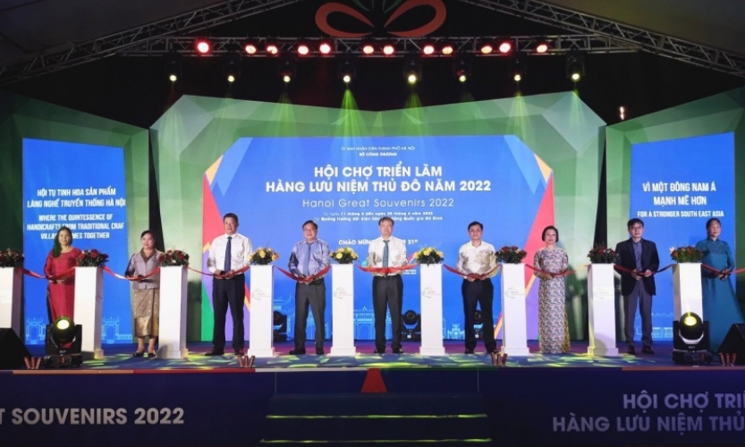 Giới thiệu hơn 10.000 mặt hàng lưu niệm tiêu biểu nhân dịp SEA Games 31