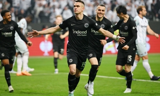 Frankfurt và Rangers vào chung kết Europa League