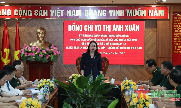 chủ tịch nước Võ Thị Ánh Xuân làm việc với Binh đoàn 12 và Hội truyền thống Trường Sơn-Đường Hồ Chí Minh