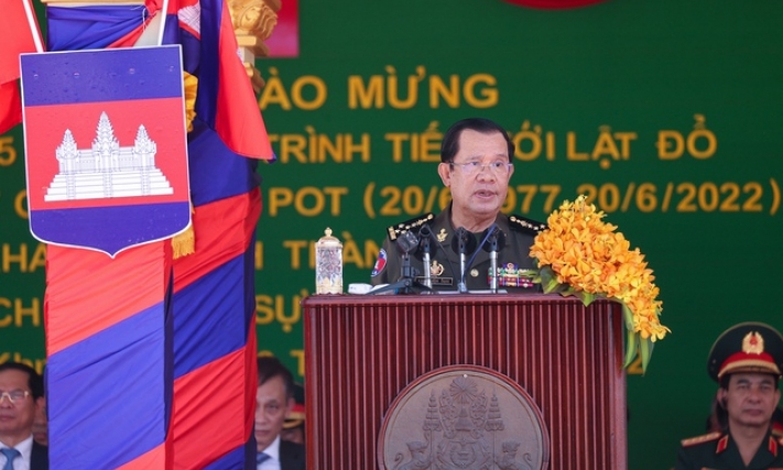 Thủ tướng Hun Sen: Dù chỉ có 1% hy vọng, tôi vẫn phải sang Việt Nam tìm đường cứu nước