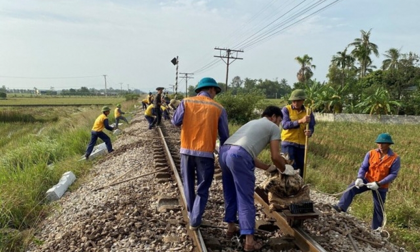 Dứt điểm giải phóng mặt bằng để hoàn thành sửa chữa tuyến đường sắt Bắc-Nam