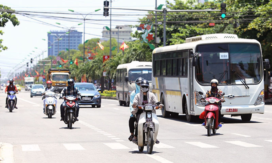 Ngày 2/6, Bắc Bộ và Trung Bộ nắng nóng, có nơi hơn 38 độ C