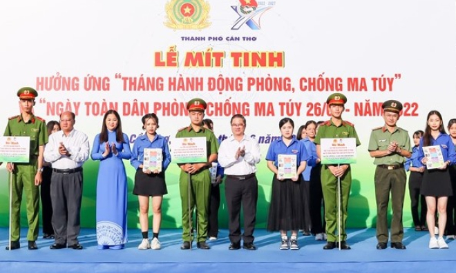 Tạo hiệu ứng lan tỏa, phấn đấu kiềm chế số người nghiện ma túy