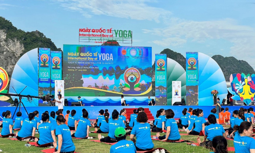 Ngày Quốc tế Yoga lần thứ 8 tại Quảng Ninh