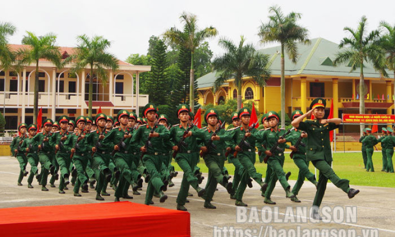 Tiểu đoàn Huấn luyện - Cơ động và Trung đoàn 141: Tổ chức lễ tuyên thệ chiến sĩ mới