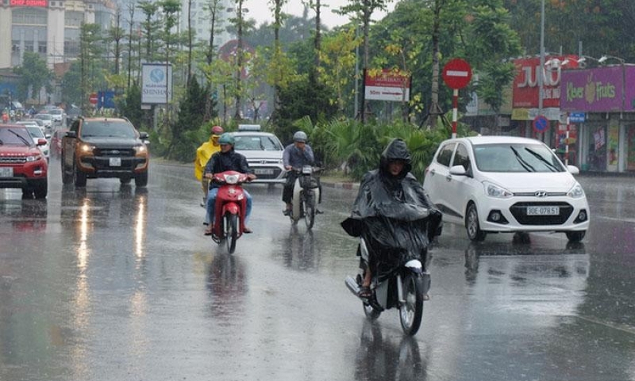 Ngày 14/7, mưa dông trên diện rộng, đề phòng lốc sét, gió giật mạnh