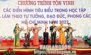 Tôn vinh các điển hình tiêu biểu trong học tập và làm theo tư tưởng, đạo đức, phong cách Hồ Chí Minh