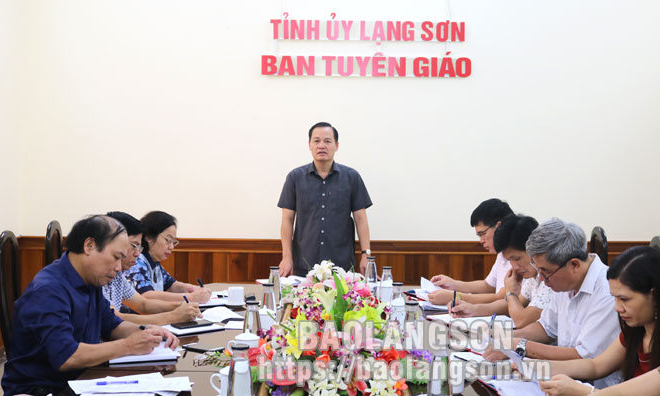 Thống nhất nội dung chương trình tôn vinh điển hình trong học tập và làm theo tư tưởng, đạo đức, phong cách