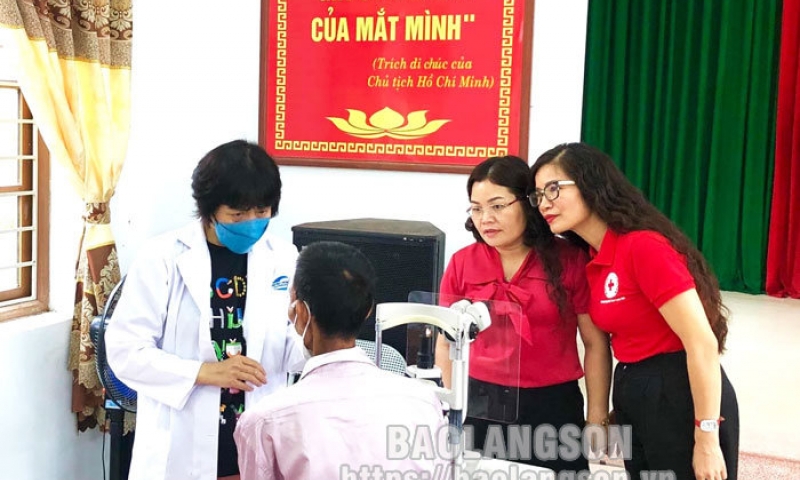 Văn Lãng khai mạc chương trình khám, chữa bệnh nhân đạo và cấp phát thuốc miễn phí