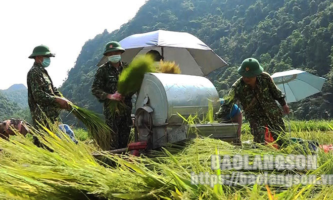 Đảng viên biên phòng - “Cầu nối” ý Đảng, lòng dân