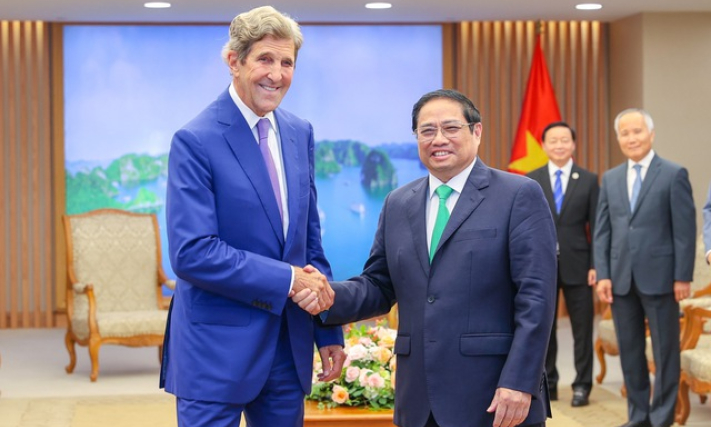 Thủ tướng Phạm Minh Chính tiếp Đặc phái viên của Tổng thống Hoa Kỳ về khí hậu John Kerry