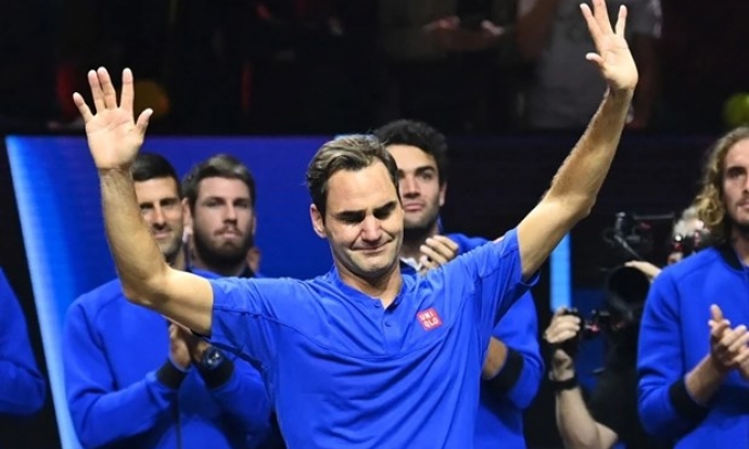 Huyền thoại Roger Federer đẫm lệ trong ngày giã từ sự nghiệp