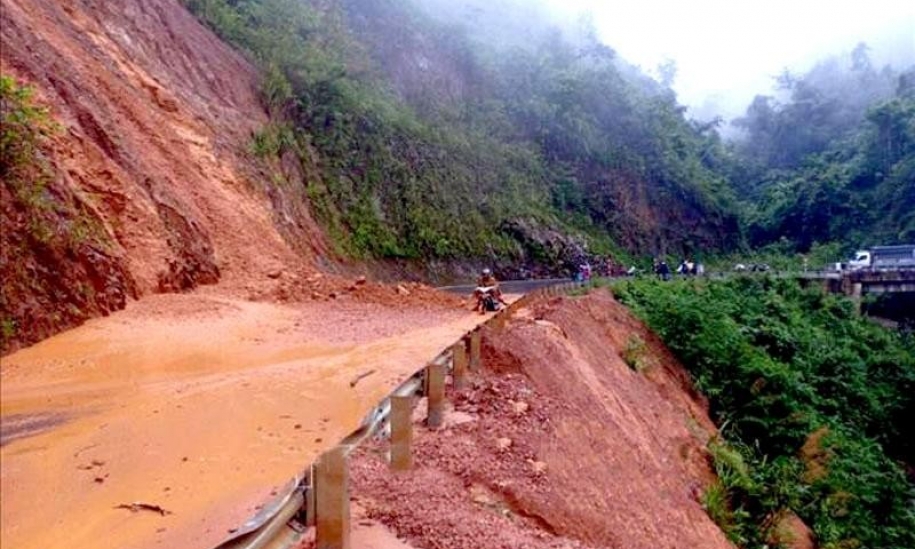 Mưa lớn ở vùng núi và trung du Bắc Bộ, đề phòng lũ quét, sạt lở đất