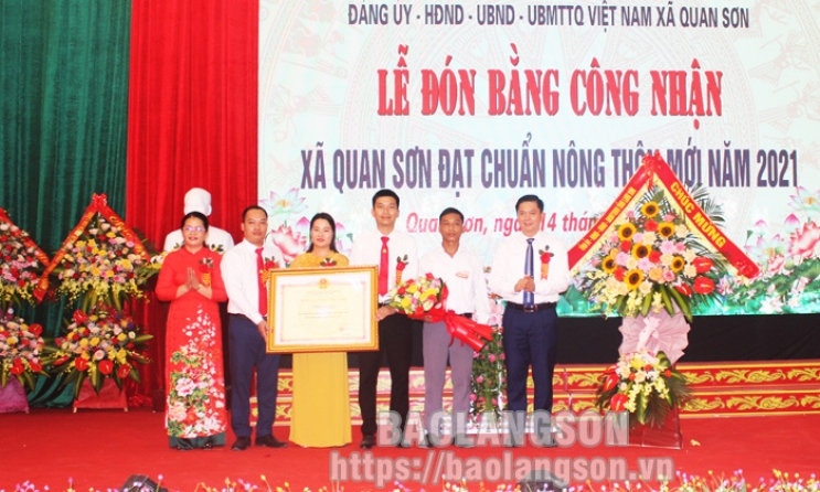 Xã Quan Sơn đón bằng công nhận xã đạt chuẩn nông thôn mới