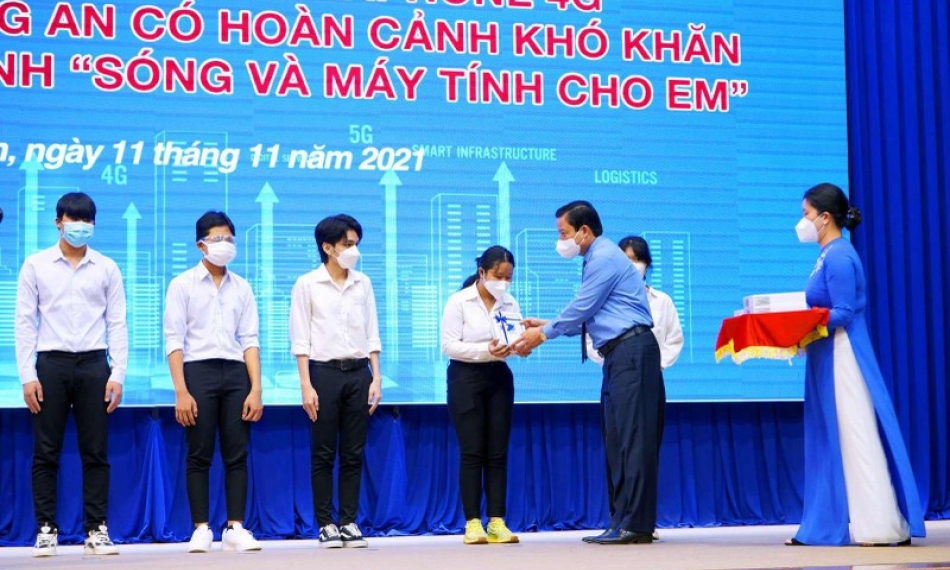 Với “Sóng và máy tính cho em”, đã không học sinh nào “bị bỏ lại phía sau”